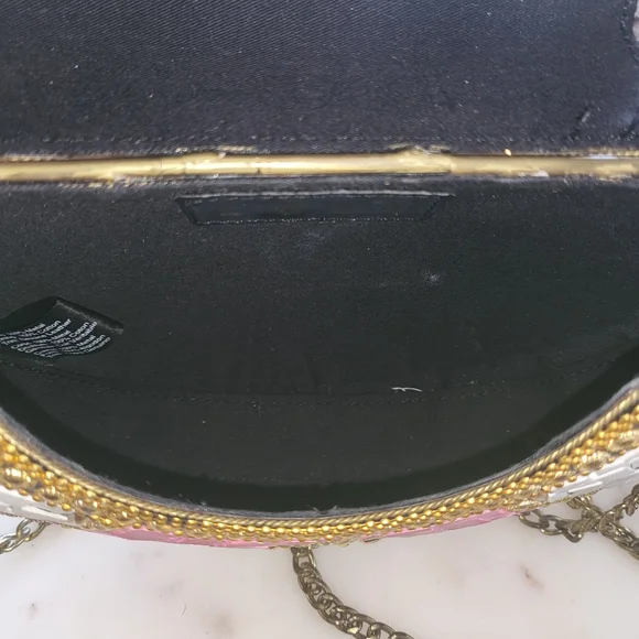 Small bejeweled crossbody/handbag - Picture 4 of 12